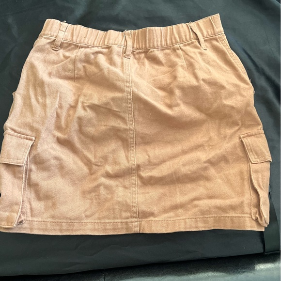 Dresses & Skirts - cargo skirt, size small